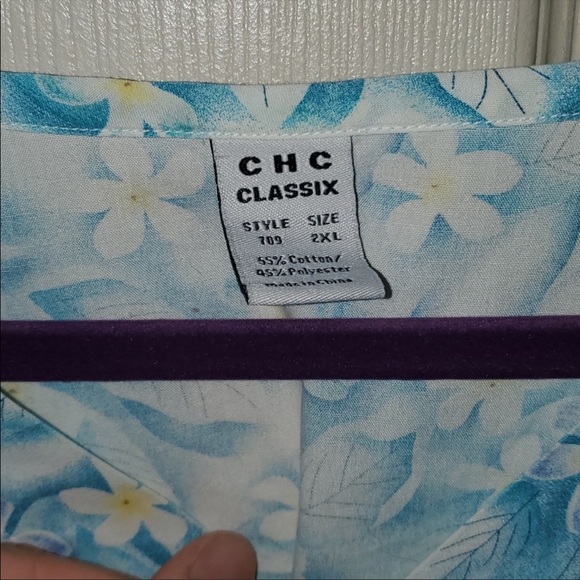 Uniform Scrub Top - Picture 3 of 3